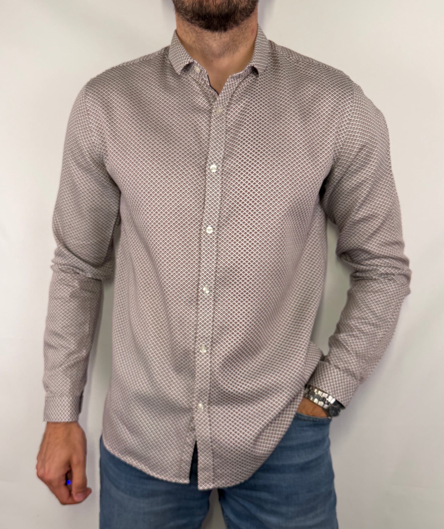 Chemise Devred 1902 à motifs homme taille M en très bon état. Pièce seconde main premium sélectionnée par Comptoir Masculin. Expédition rapide depuis la France.
