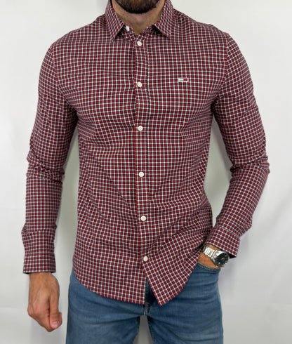 Chemise Tommy Jeans à carreaux homme Taille M en très bon état. Pièce seconde main premium sélectionnée par Comptoir Masculin.Expédition rapide depuis la France