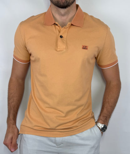 Polo CP Company homme taille L en très bon état. Pièce seconde main premium sélectionnée par Comptoir Masculin. Expédition rapide depuis la France.
