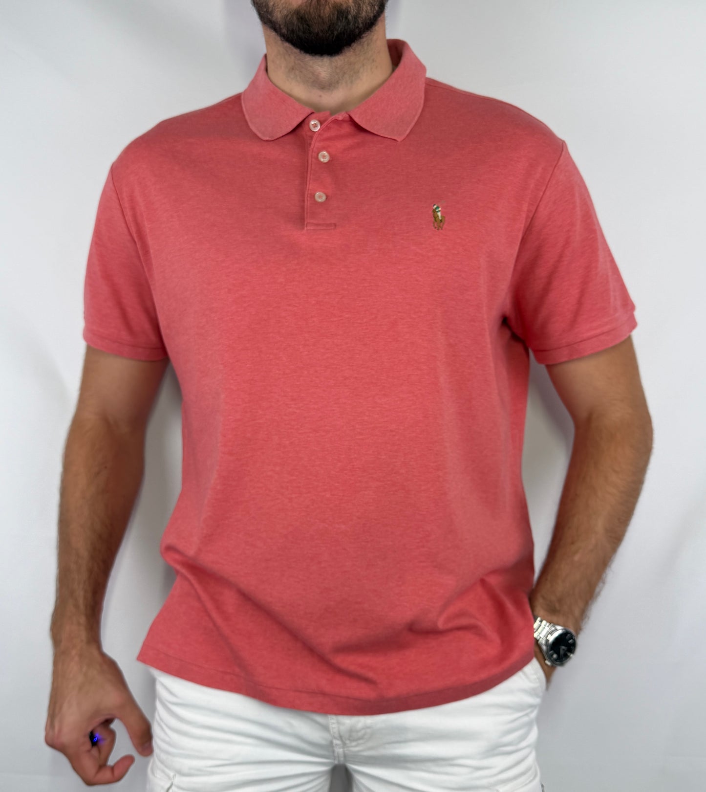 Polo Ralph Lauren homme taille XL en très bon état. Pièce seconde main premium sélectionnée par Comptoir Masculin. Expédition rapide depuis la France.