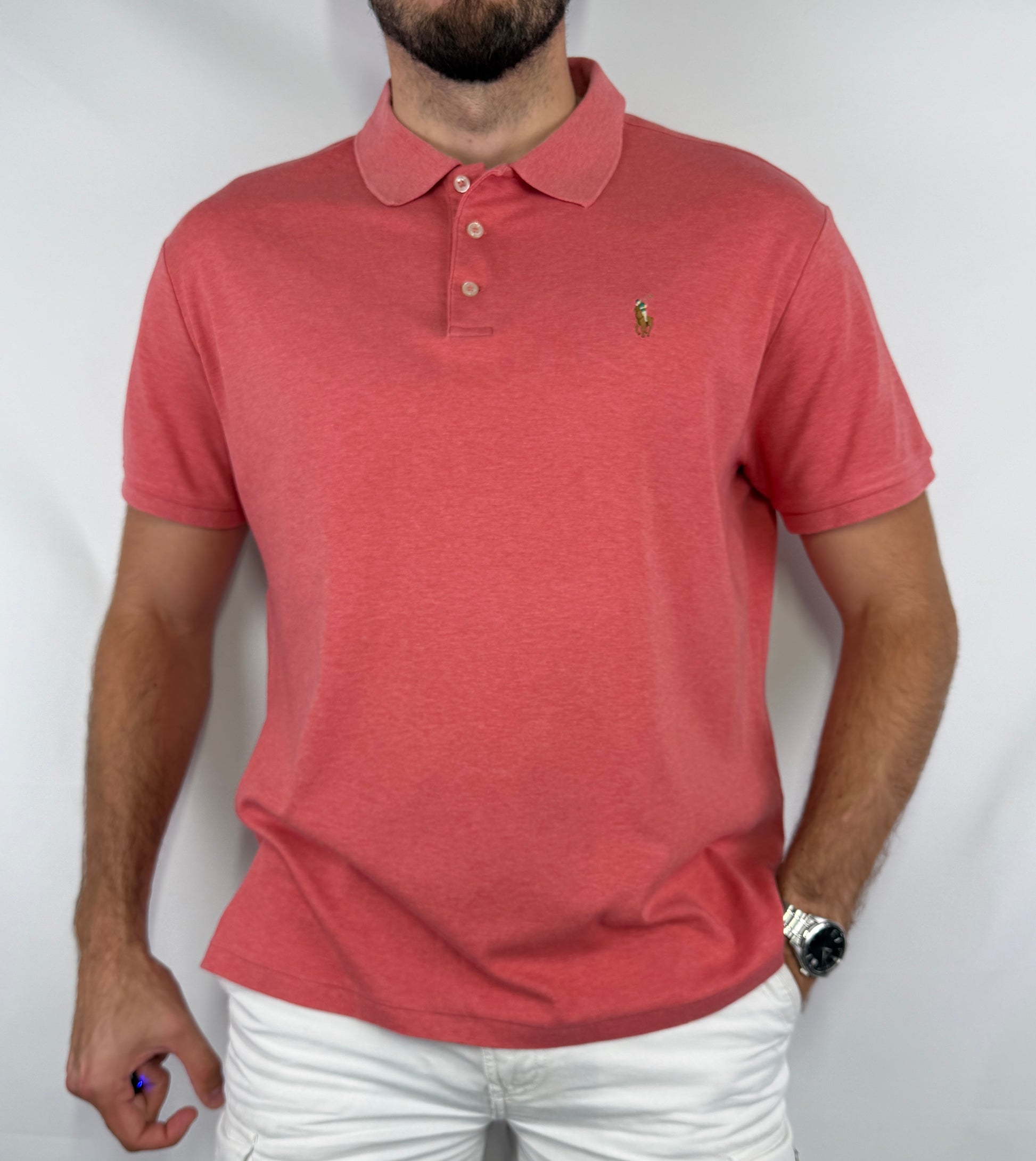Polo Ralph Lauren homme taille XL en très bon état. Pièce seconde main premium sélectionnée par Comptoir Masculin. Expédition rapide depuis la France.