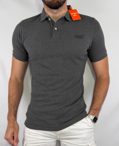 Polo Superdry homme gris taille S neuf. Pièce premium sélectionnée par Comptoir Masculin. Expédition rapide depuis la France.