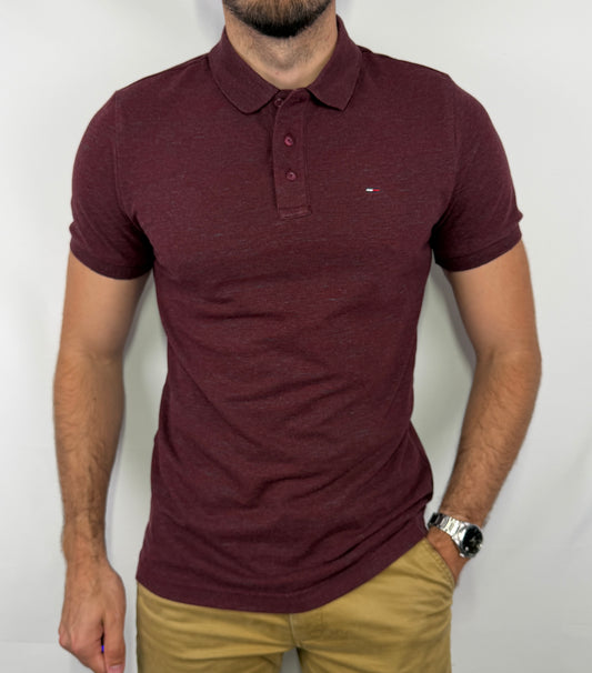 Polo Tommy Hilfiger homme taille M en très bon état. Pièce seconde main premium sélectionnée par Comptoir Masculin. Expédition rapide depuis la France.