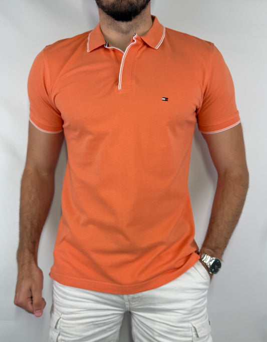 Polo Tommy Hilfiger homme taille M en très bon état. Pièce seconde main premium sélectionnée par Comptoir Masculin. Expédition rapide depuis la France.