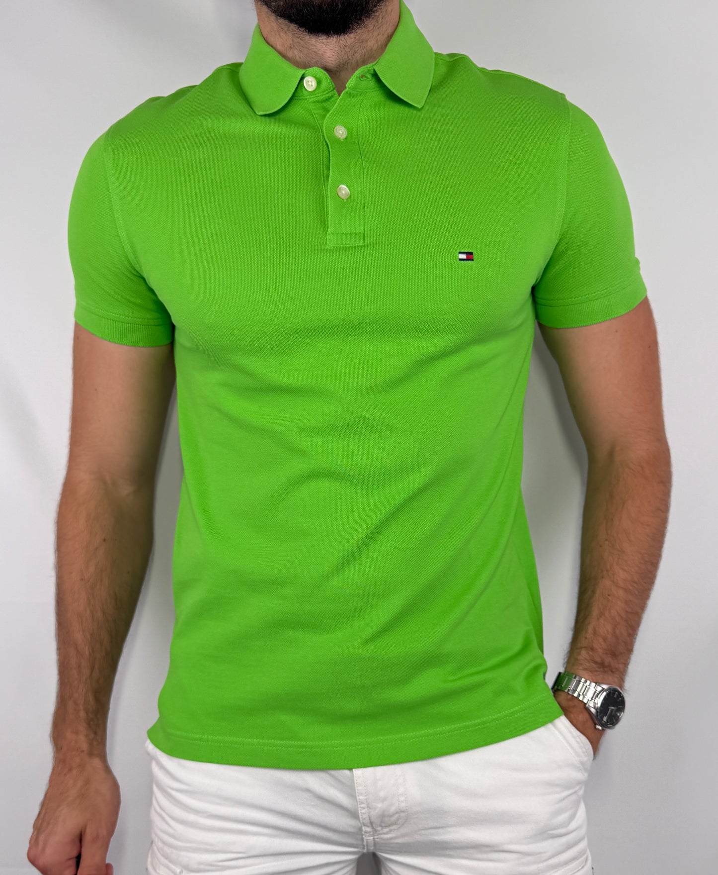 Polo Tommy Hilfiger homme taille S en très bon état. Pièce seconde main premium sélectionnée par Comptoir Masculin. Expédition rapide depuis la France.