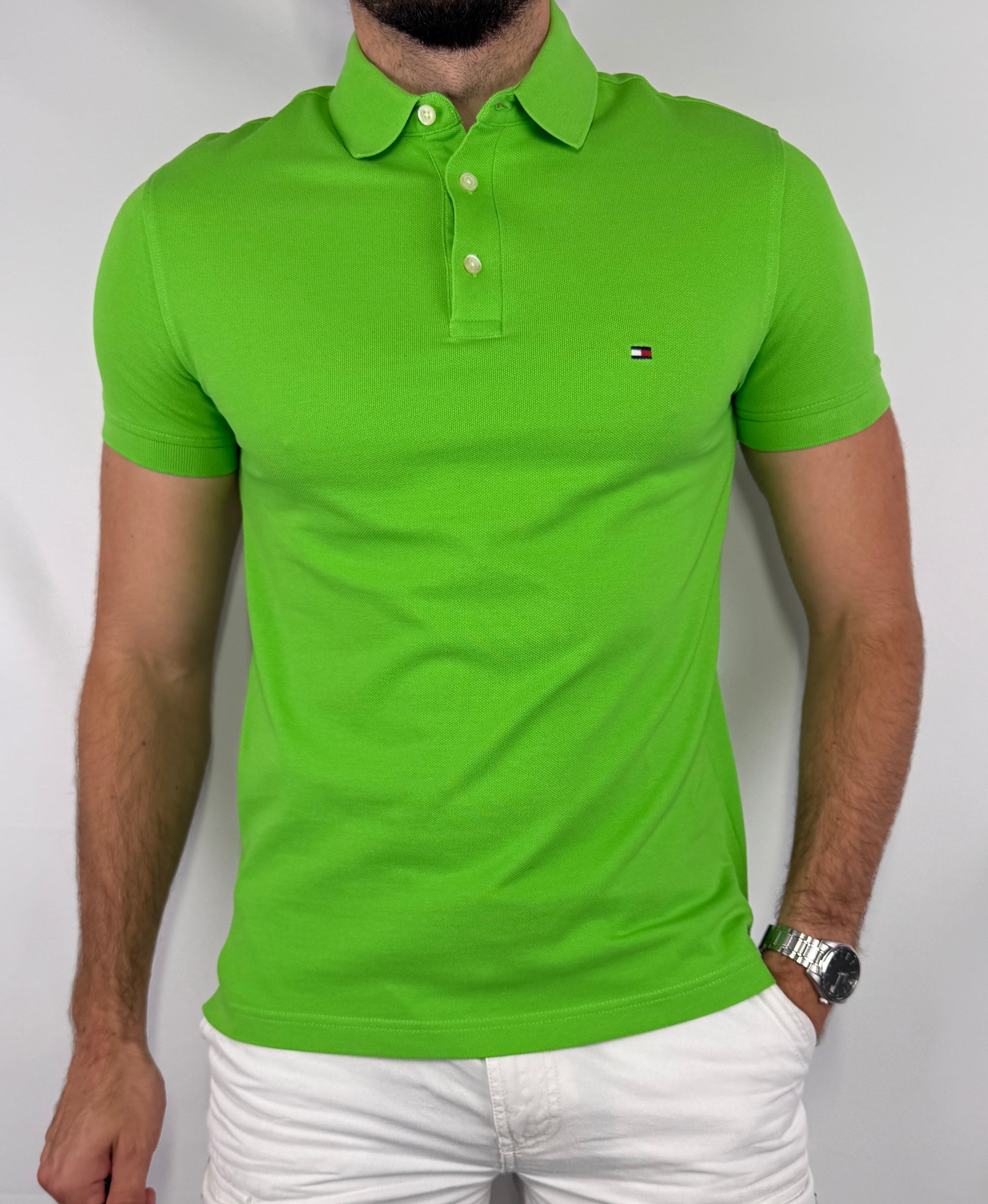 Polo Tommy Hilfiger homme taille S en très bon état. Pièce seconde main premium sélectionnée par Comptoir Masculin. Expédition rapide depuis la France.