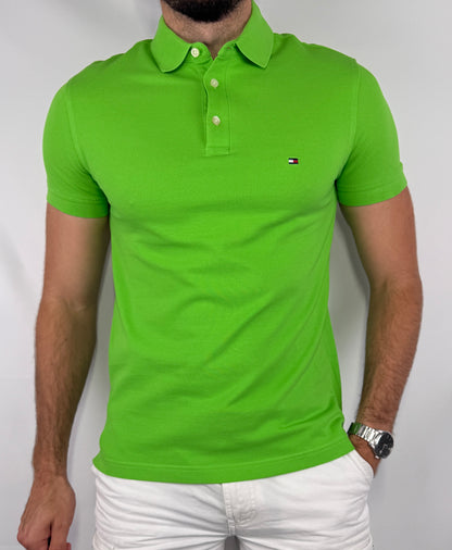 Polo Tommy Hilfiger homme taille S en très bon état. Pièce seconde main premium sélectionnée par Comptoir Masculin. Expédition rapide depuis la France.