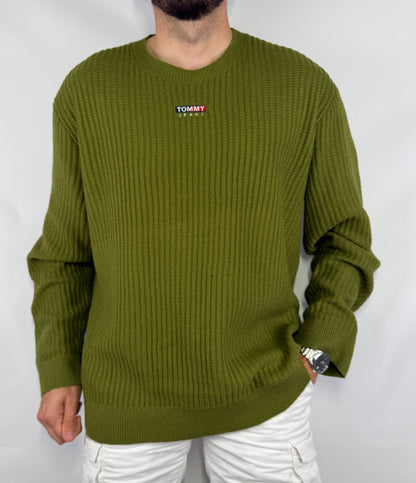 Pull Tommy Jeans homme taille XXL en parfait état. Pièce seconde main premium sélectionnée par Comptoir Masculin. Expédition rapide depuis la France.