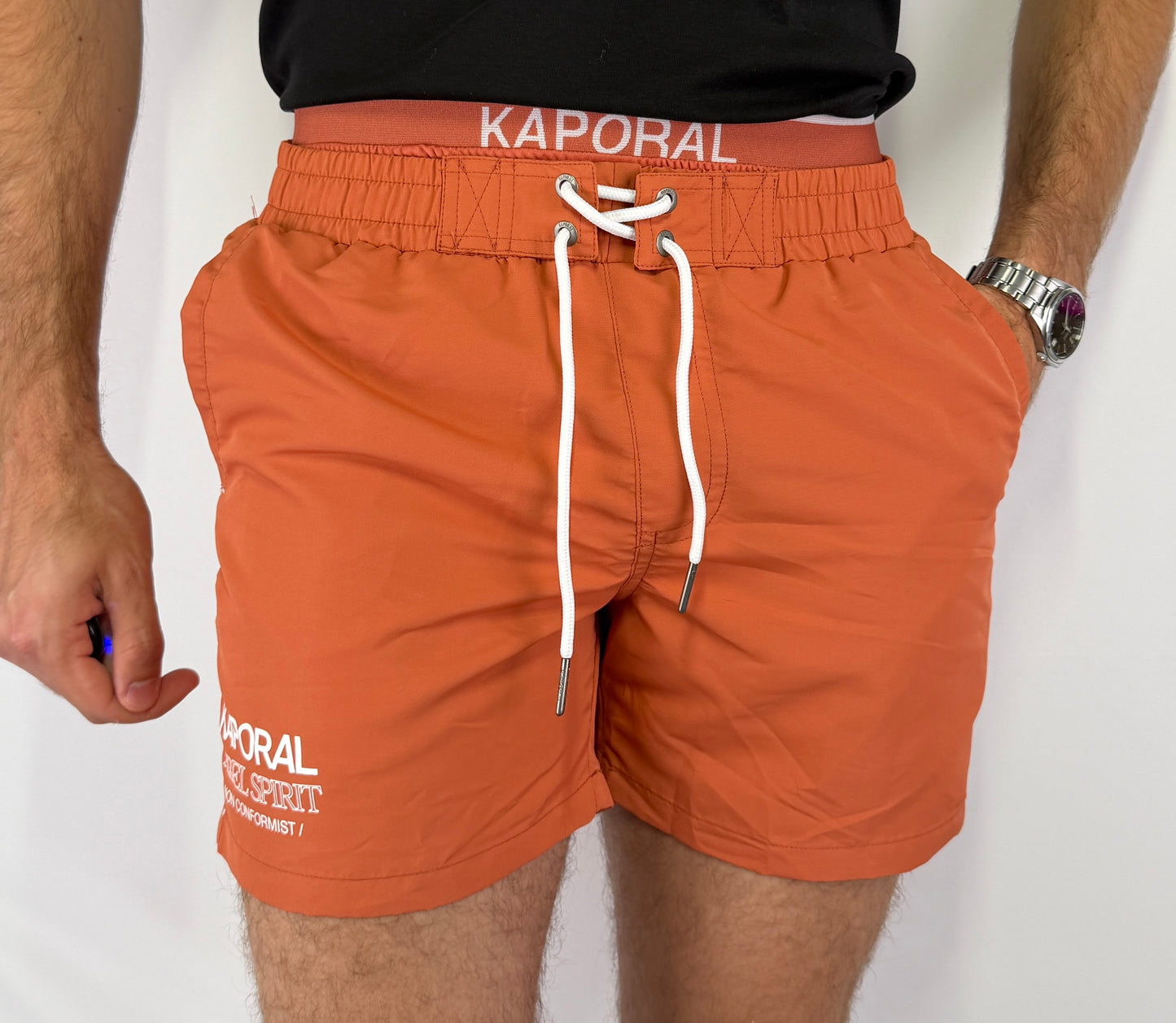 Short de bain Kaporal homme taille S. Pièce premium sélectionnées par Comptoir Masculin. Expédition rapide depuis la France.