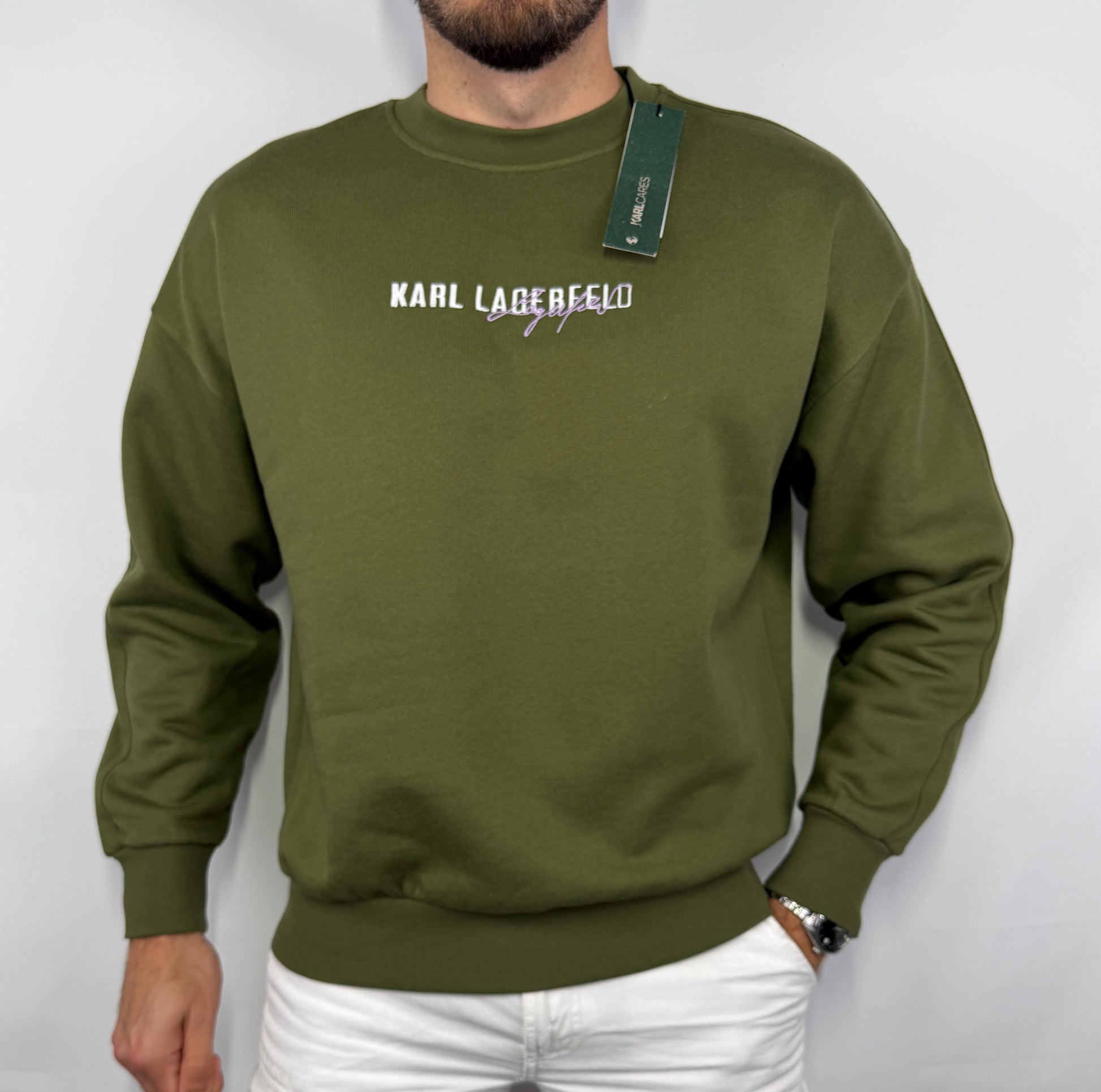 Sweat Karl Lagerfeld homme taille M neuf. Pièce premium sélectionnée par Comptoir Masculin. Expédition rapide depuis la France.