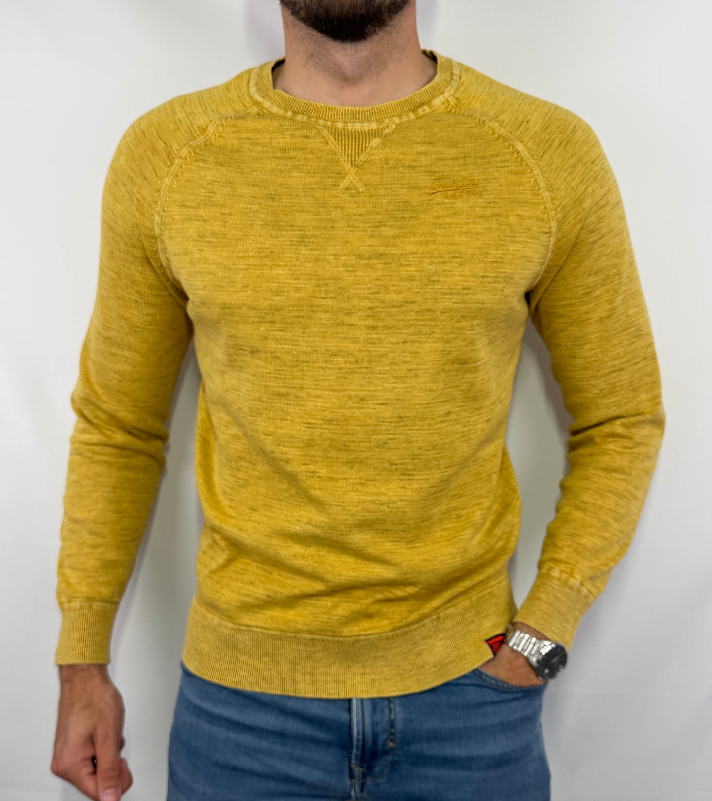 Sweat Superdry Premium homme taille M en très bon état. Pièce seconde main premium sélectionnée par Comptoir Masculin. Expédition rapide depuis la France.