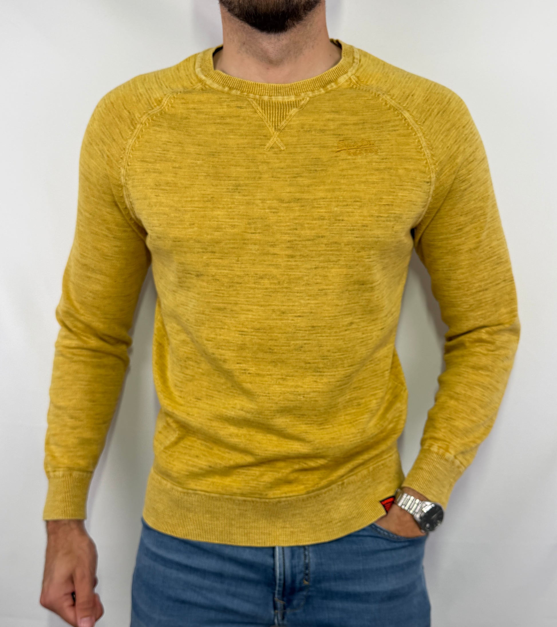 Sweat Superdry Premium homme taille M en très bon état. Pièce seconde main premium sélectionnée par Comptoir Masculin. Expédition rapide depuis la France.