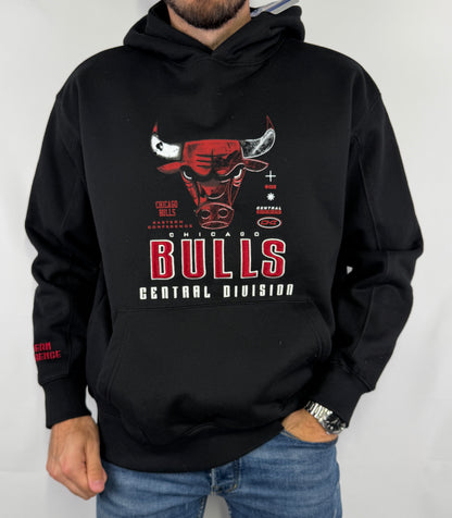 Sweat à capuche Chicago Bulls noir homme taille XL neuf. Pièce premium sélectionnée par Comptoir Masculin. Expédition rapide depuis la France.