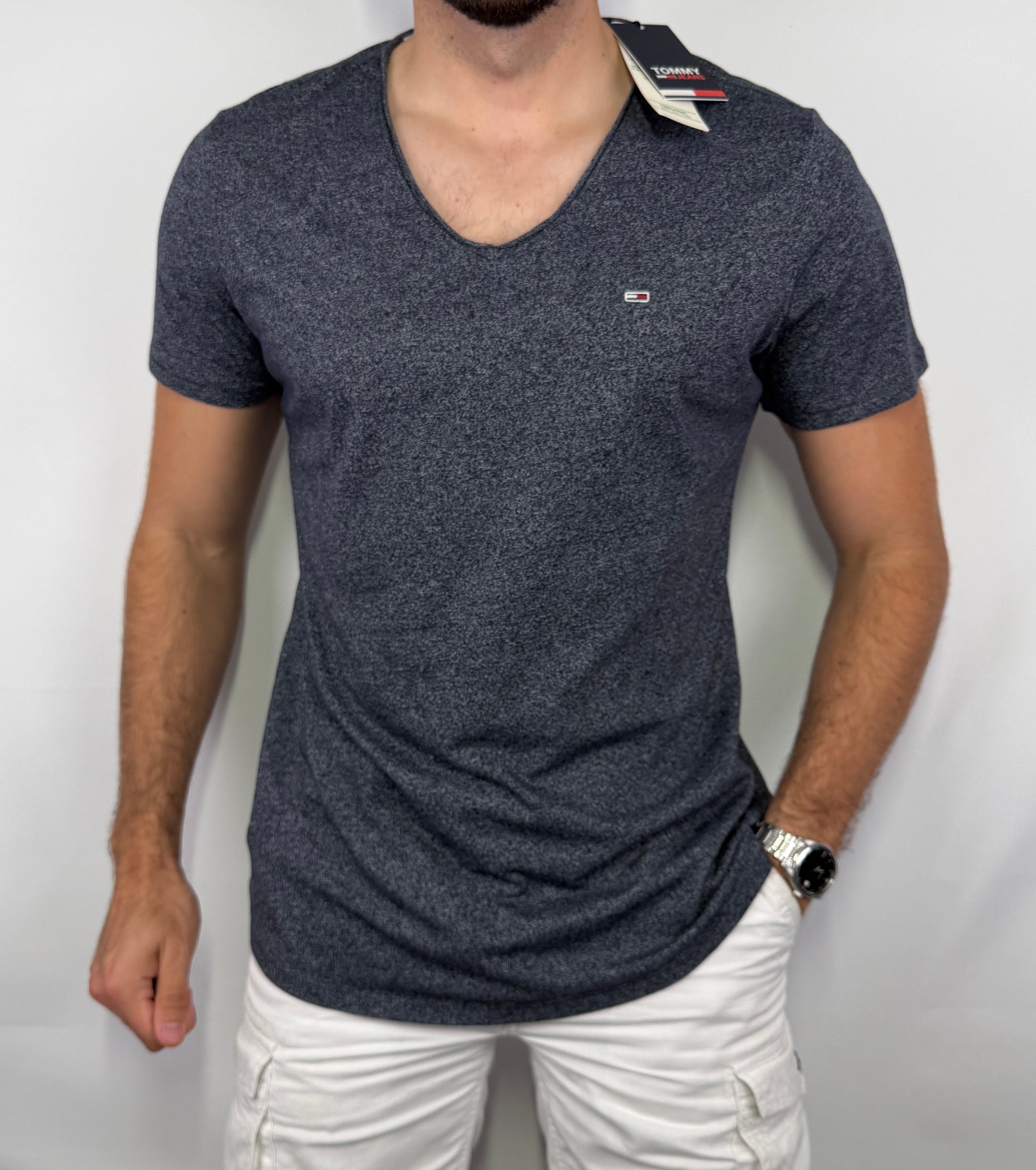 T-shirt Tommy Jeans homme taille XL - Pièce premium sélectionnées par Comptoir Masculin. Expédition rapide depuis la France.