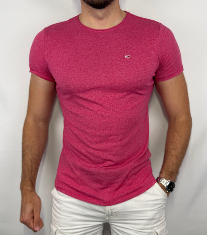 T-shirt Tommy Jeans homme taille S en très bon état. Pièce seconde main premium sélectionnée par Comptoir Masculin. Expédition rapide depuis la France.