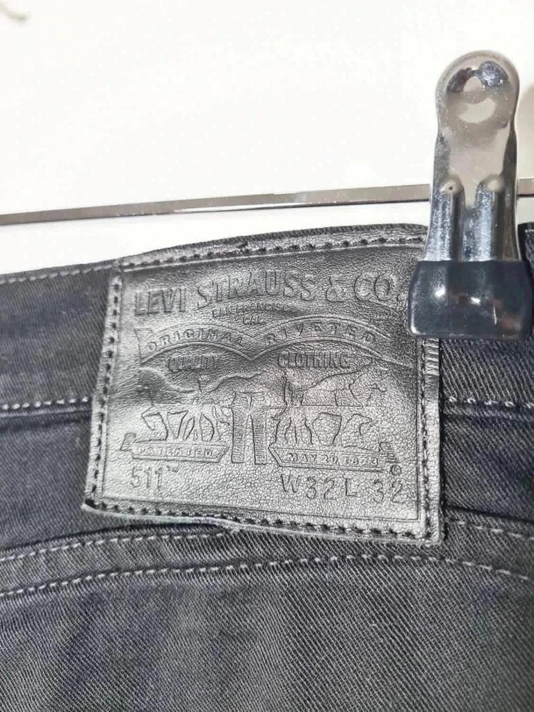 Jean Levi’s 511 Noir W32 L32